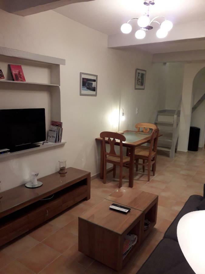 Maison De Village Bagnols-en-Forêt Kültér fotó